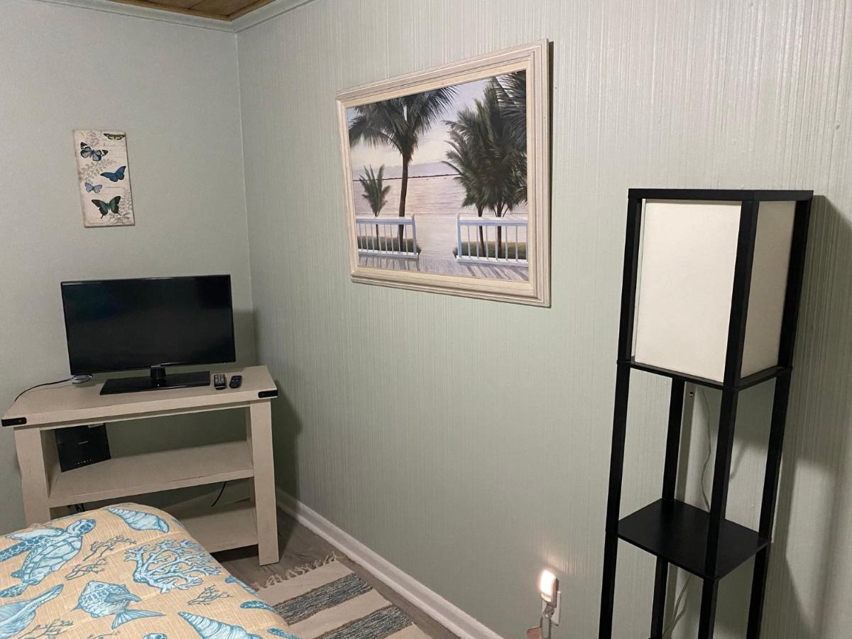3 Bedroom House Fenced Backyard Private Patio Areas Grill Firepit Plenty Parking! Quick Access 10 Min To Beach Airport Delray West Palm Лейк-Ворт Екстер'єр фото