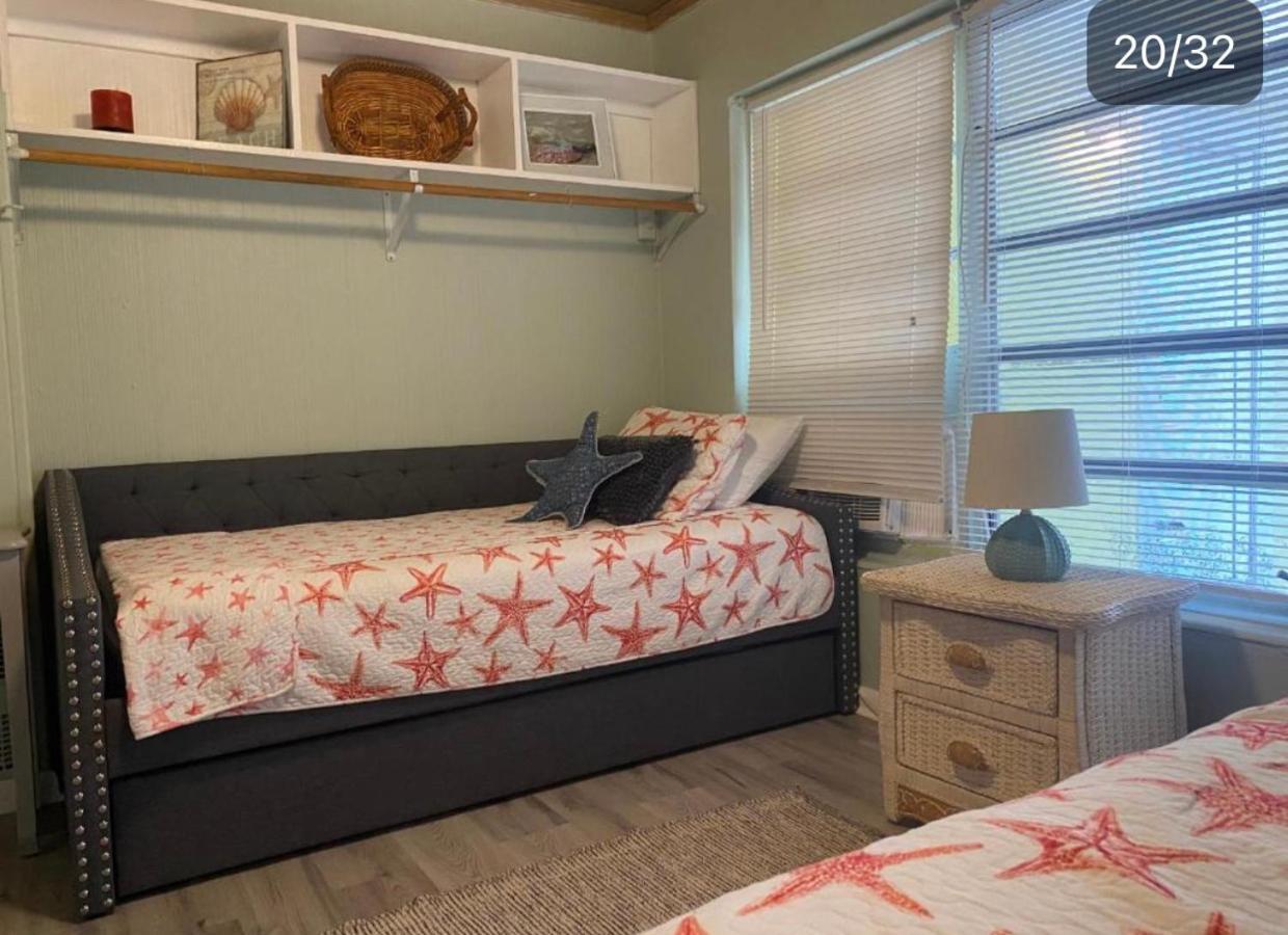 3 Bedroom House Fenced Backyard Private Patio Areas Grill Firepit Plenty Parking! Quick Access 10 Min To Beach Airport Delray West Palm Лейк-Ворт Екстер'єр фото
