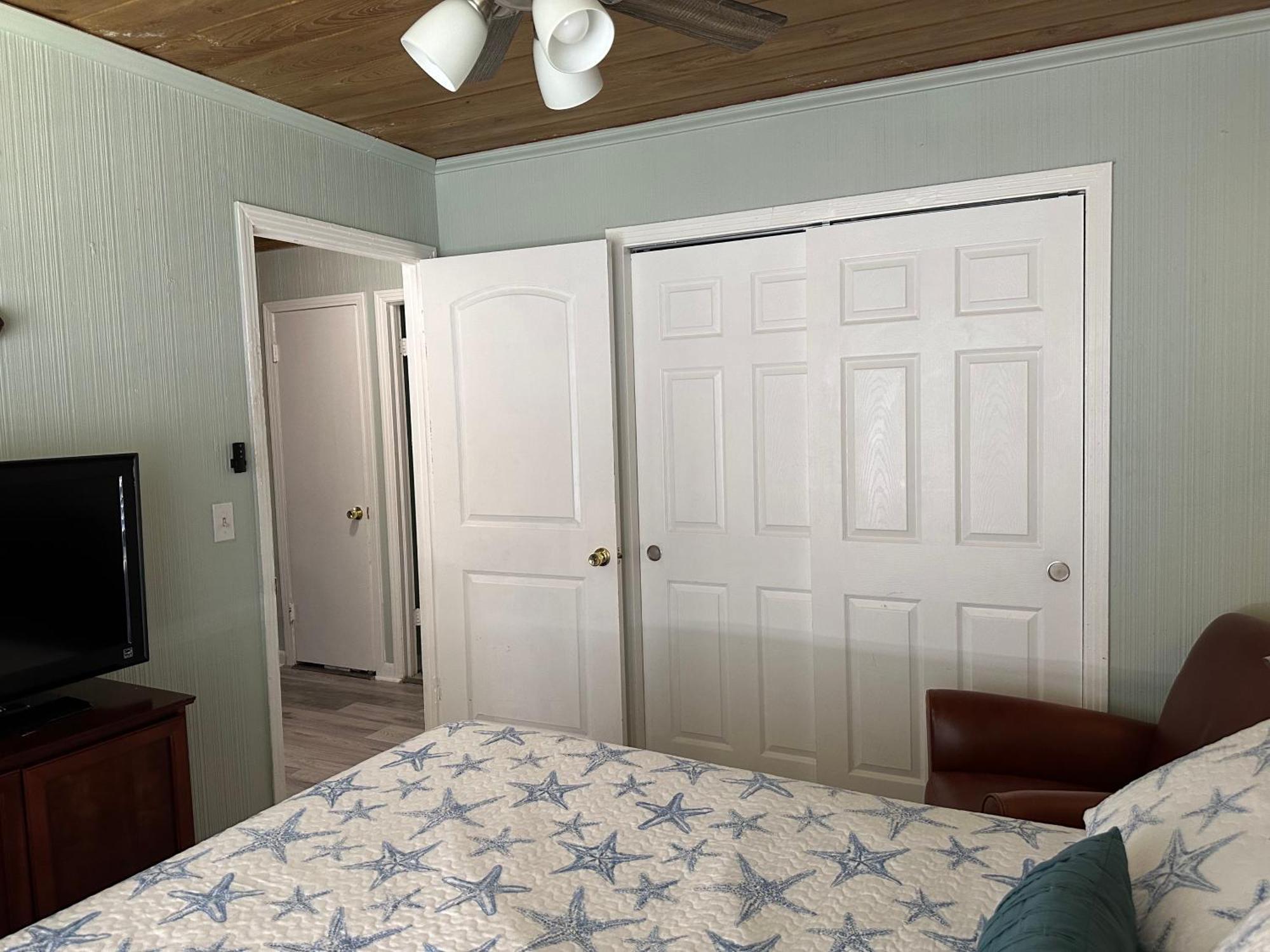 3 Bedroom House Fenced Backyard Private Patio Areas Grill Firepit Plenty Parking! Quick Access 10 Min To Beach Airport Delray West Palm Лейк-Ворт Екстер'єр фото