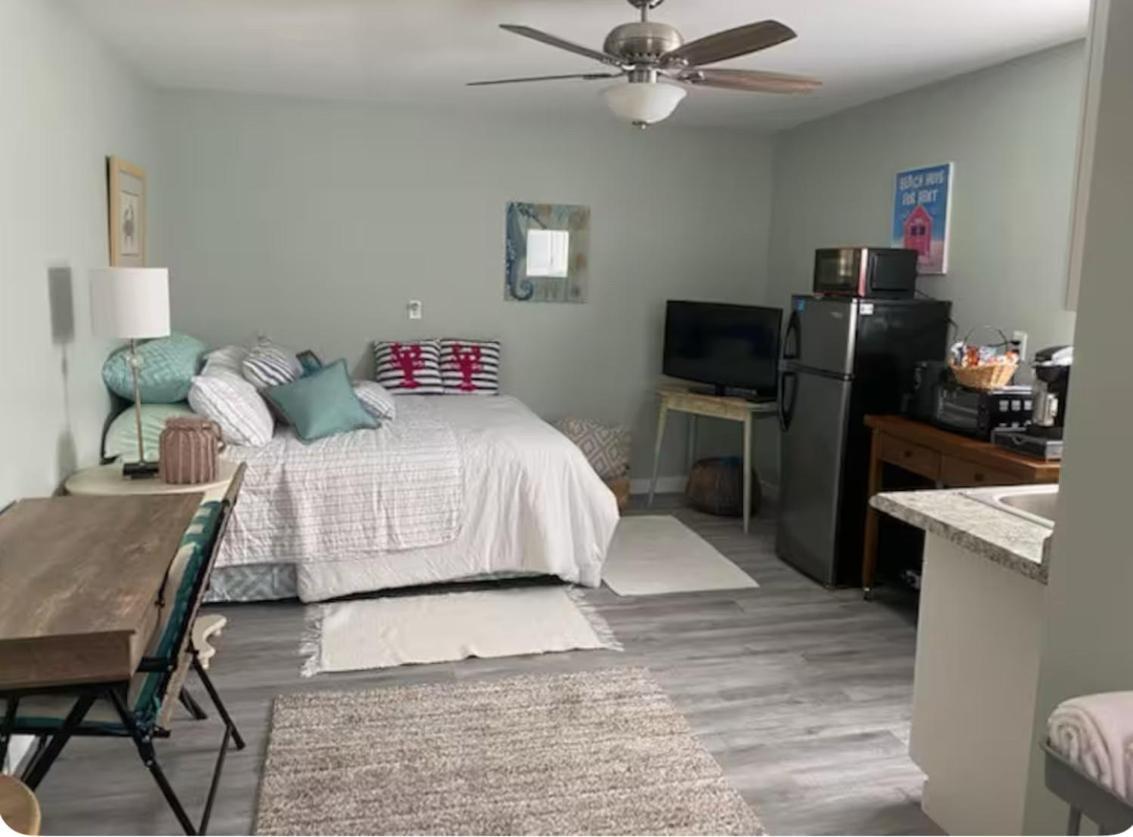 3 Bedroom House Fenced Backyard Private Patio Areas Grill Firepit Plenty Parking! Quick Access 10 Min To Beach Airport Delray West Palm Лейк-Ворт Екстер'єр фото