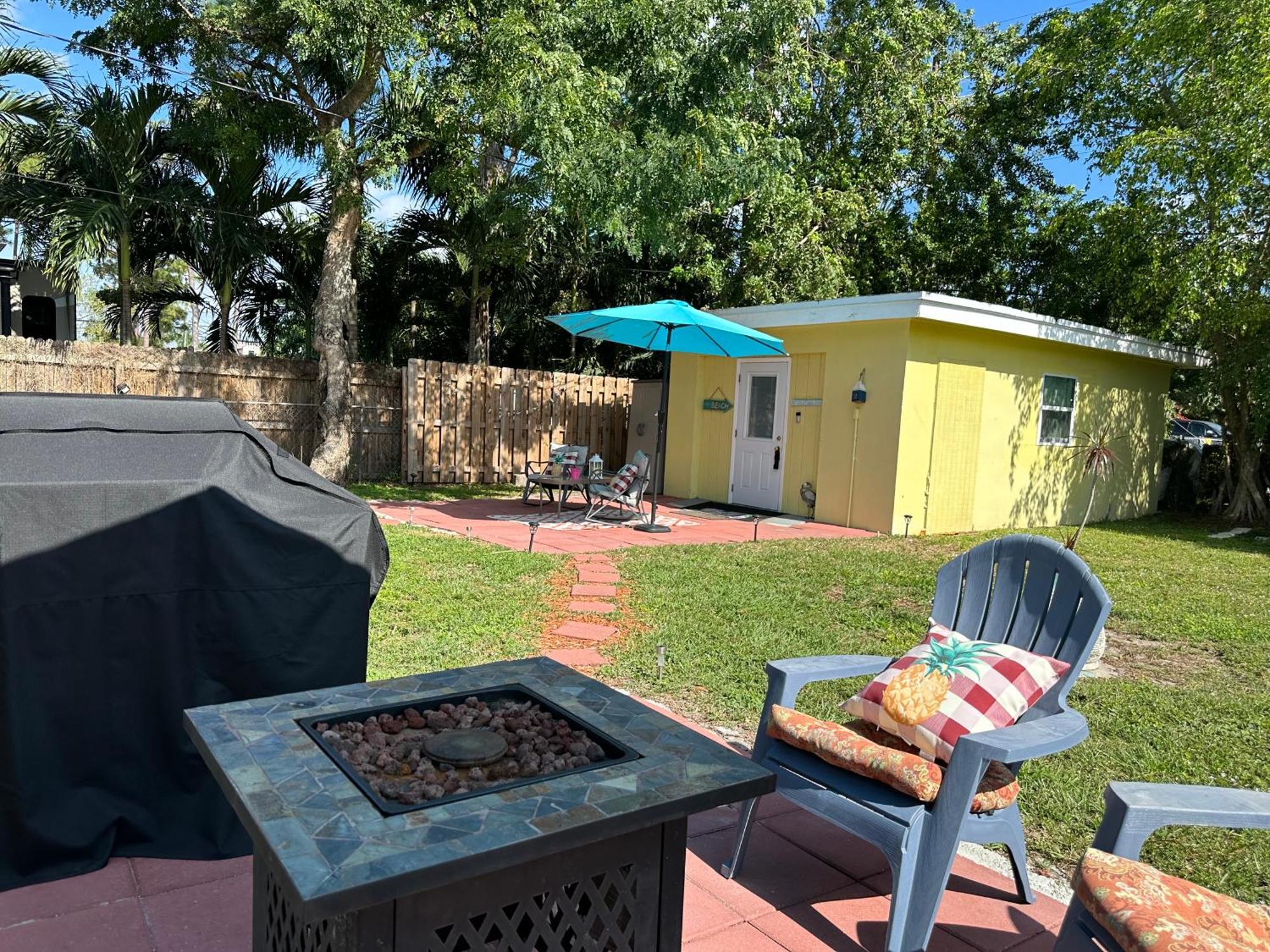 3 Bedroom House Fenced Backyard Private Patio Areas Grill Firepit Plenty Parking! Quick Access 10 Min To Beach Airport Delray West Palm Лейк-Ворт Екстер'єр фото