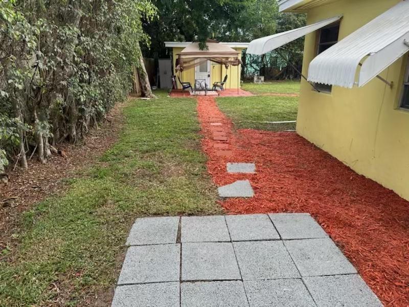 3 Bedroom House Fenced Backyard Private Patio Areas Grill Firepit Plenty Parking! Quick Access 10 Min To Beach Airport Delray West Palm Лейк-Ворт Екстер'єр фото